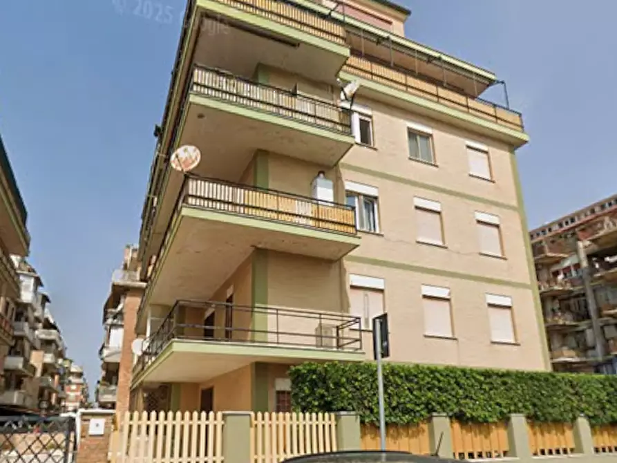 Immagine 6 di Appartamento in vendita  in Viale del Sommergibile a Roma