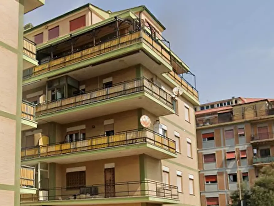 Immagine 8 di Appartamento in vendita  in Viale del Sommergibile a Roma