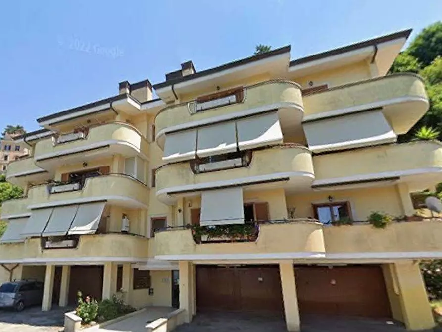 Immagine 2 di Posto auto in vendita  in Via Roma a Rocca Di Papa