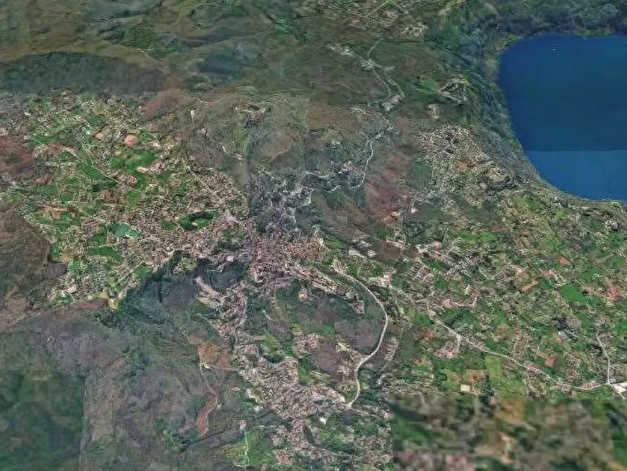 Immagine 14 di Posto auto in vendita  in Via Roma a Rocca Di Papa