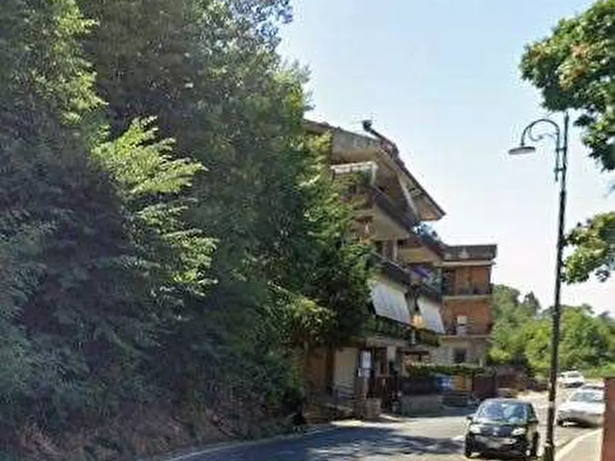 Immagine 6 di Posto auto in vendita  in Via Roma a Rocca Di Papa