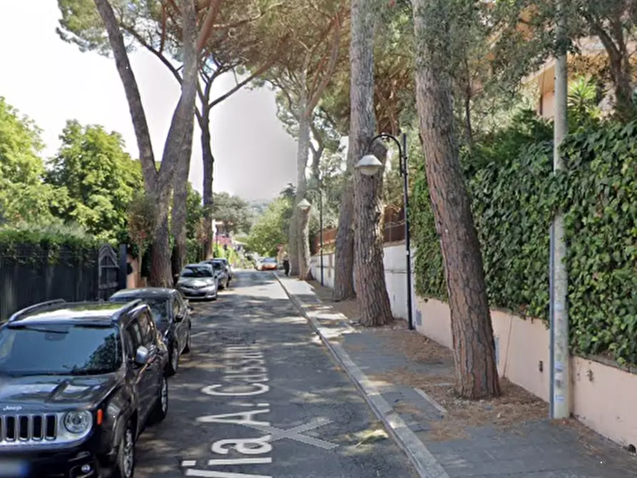 Immagine 4 di Villa in vendita  in Via Cassani a Grottaferrata