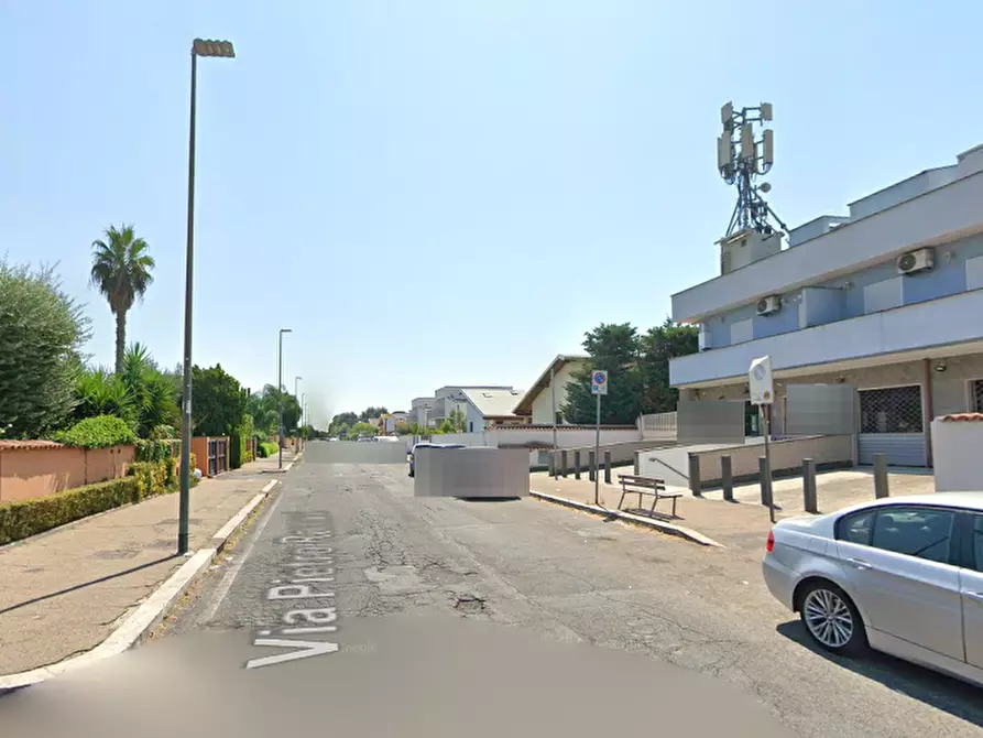 Immagine 8 di Garage in vendita  in Via Pietro Romani a Roma