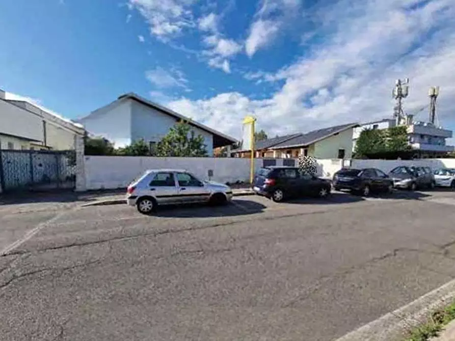 Immagine 4 di Garage in vendita  in Via Pietro Romani a Roma