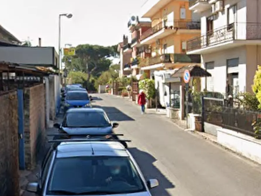 Immagine 4 di Appartamento in vendita  in via Leonardo da Vinci a Castel Gandolfo