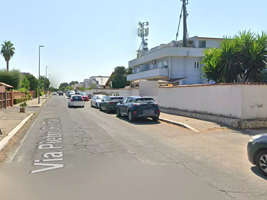 Immagine 8 di Garage in vendita  in Via Pietro Romani a Roma