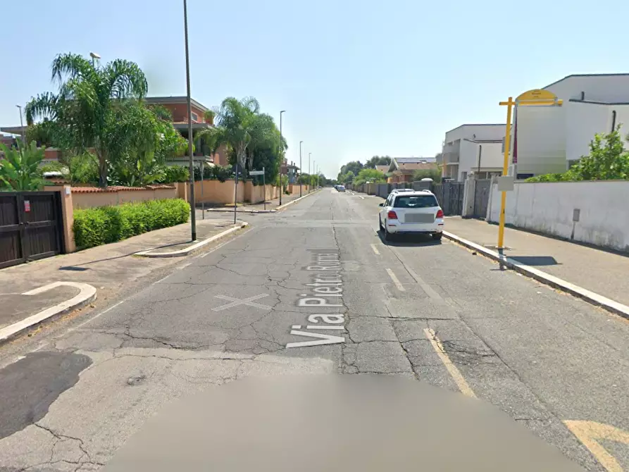 Immagine 10 di Garage in vendita  in Via Pietro Romani a Roma