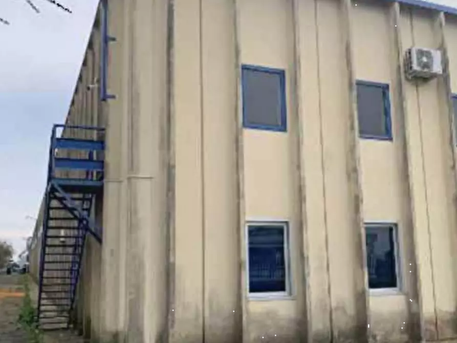 Immagine 1 di Capannone industriale in vendita  in Via delle Monachelle a Pomezia