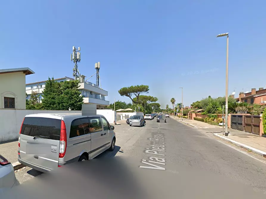 Immagine 7 di Garage in vendita  in Via Pietro Romani a Roma