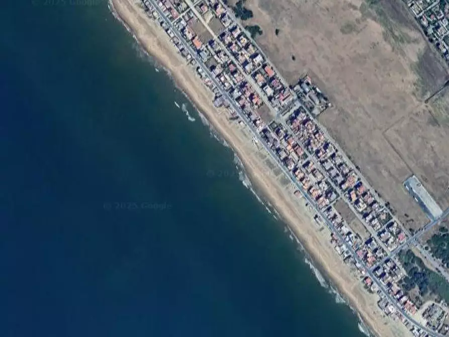 Immagine 2 di Negozio in vendita  in Lungomare degli Ardeatini a Ardea