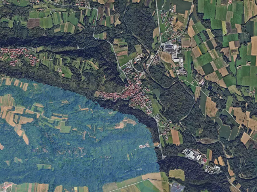 Immagine 18 di Casa indipendente in vendita  in Via Destefanis a Front