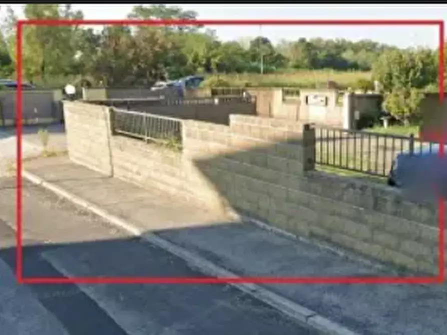 Immagine 2 di Posto auto in vendita  in Via Veneto a Bassano Del Grappa