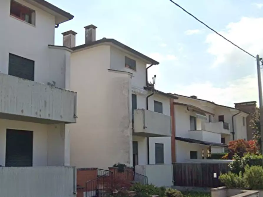 Immagine 5 di Appartamento in vendita  in Via Firenze  a Torri Di Quartesolo