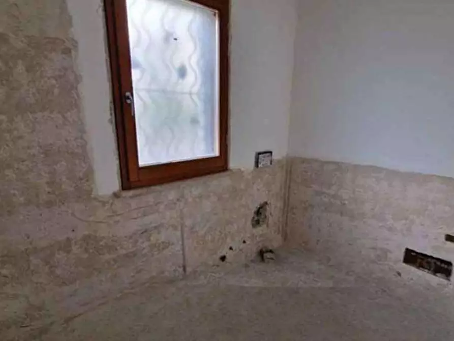 Immagine 6 di Villa in vendita  in Via Pietro Romani a Roma