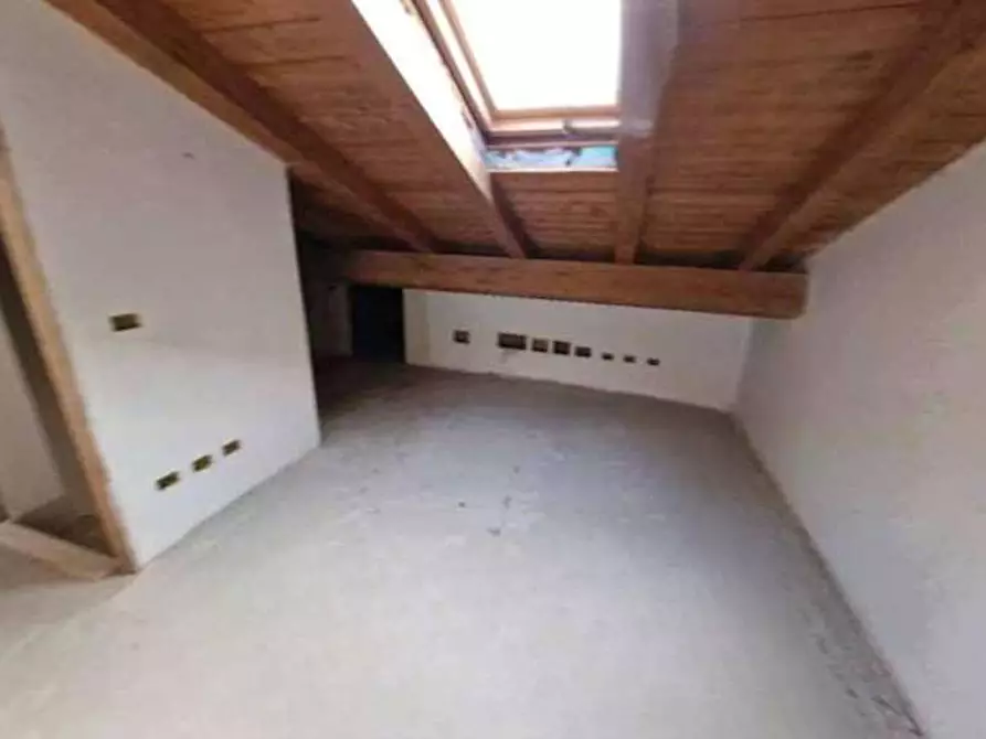 Immagine 7 di Villa in vendita  in Via Pietro Romani a Roma