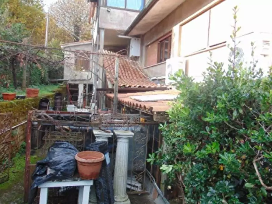 Immagine 4 di Negozio in vendita  in Via Maremmana III a Montecompatri