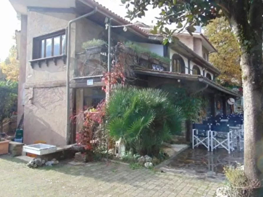 Immagine 5 di Negozio in vendita  in Via Maremmana III a Montecompatri