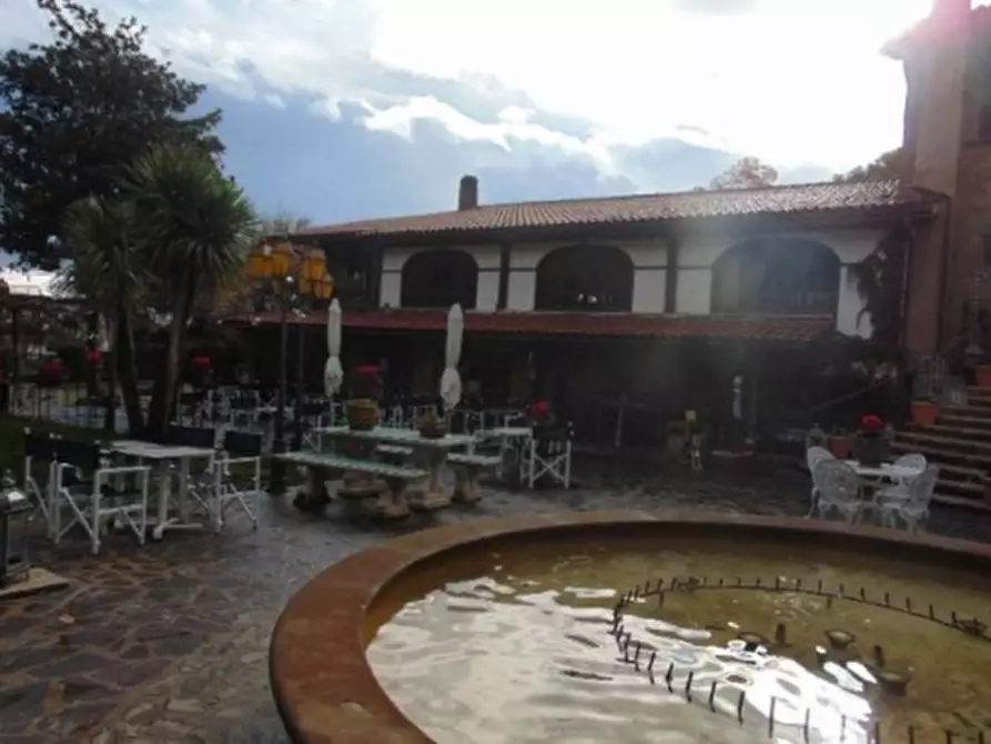 Immagine 1 di Negozio in vendita  in Via Maremmana III a Montecompatri