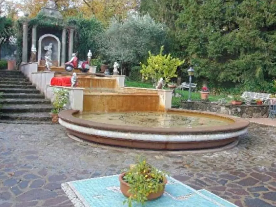 Immagine 6 di Negozio in vendita  in Via Maremmana III a Montecompatri