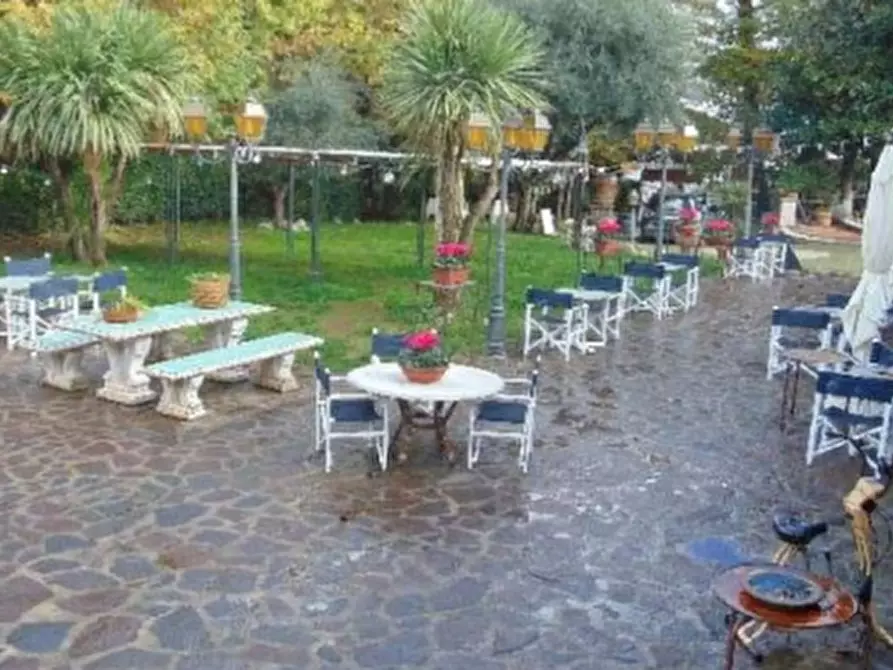 Immagine 2 di Negozio in vendita  in Via Maremmana III a Montecompatri