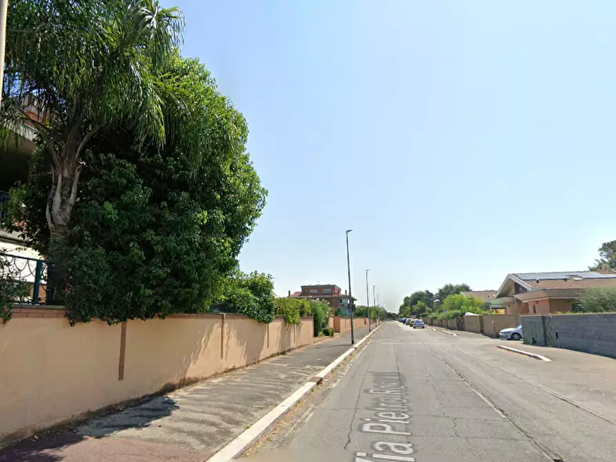 Immagine 16 di Villa in vendita  in Via Pietro Romani a Roma