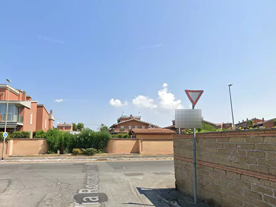 Immagine 18 di Villa in vendita  in Via Pietro Romani a Roma