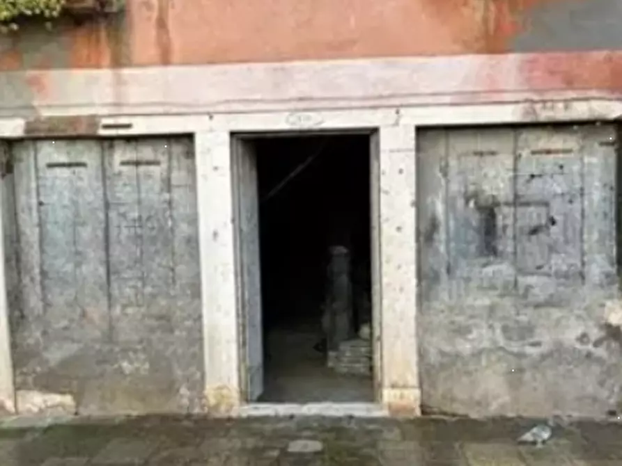 Immagine 2 di Laboratorio in vendita  in Sestiere Castello a Venezia