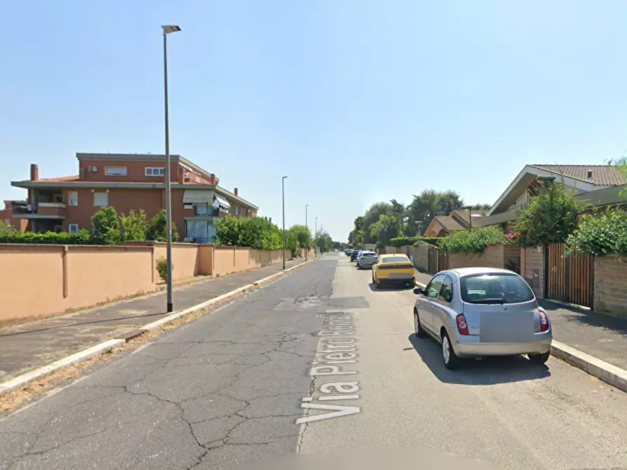 Immagine 5 di Villa in vendita  in Via Pietro Romani a Roma