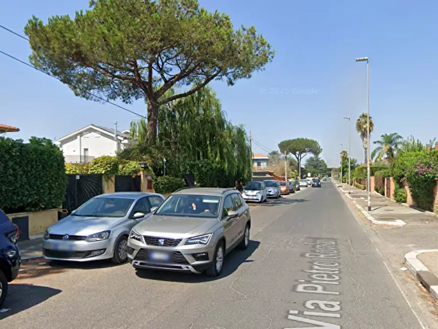 Immagine 13 di Villa in vendita  in Via Pietro Romani a Roma