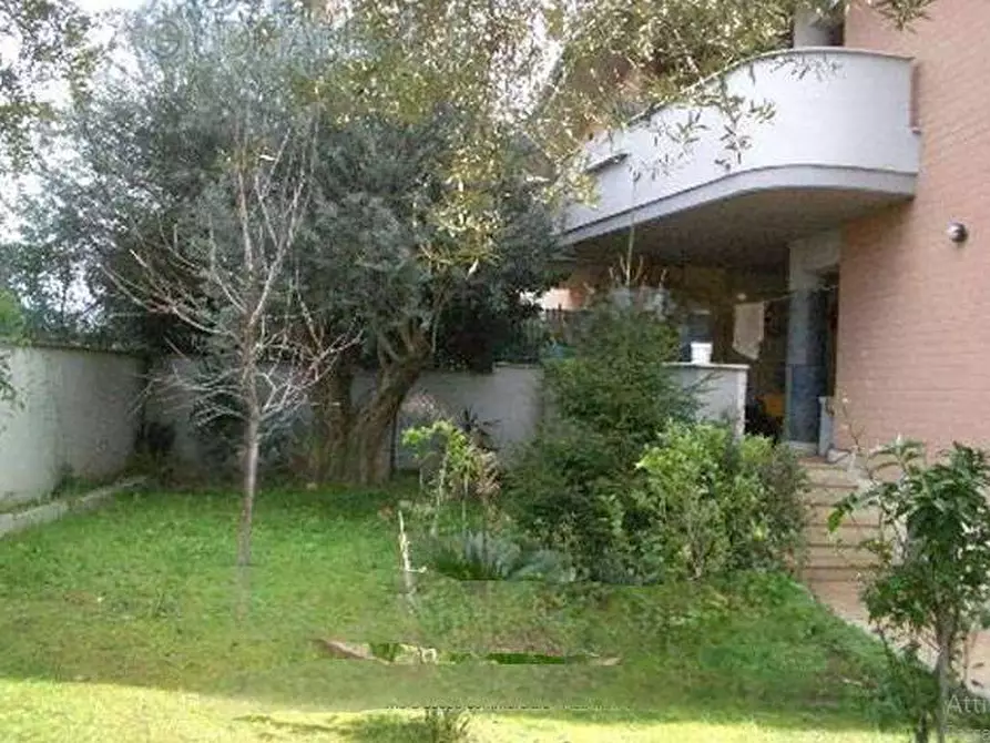 Immagine 7 di Appartamento in vendita  in Via Riola Sardo a Roma