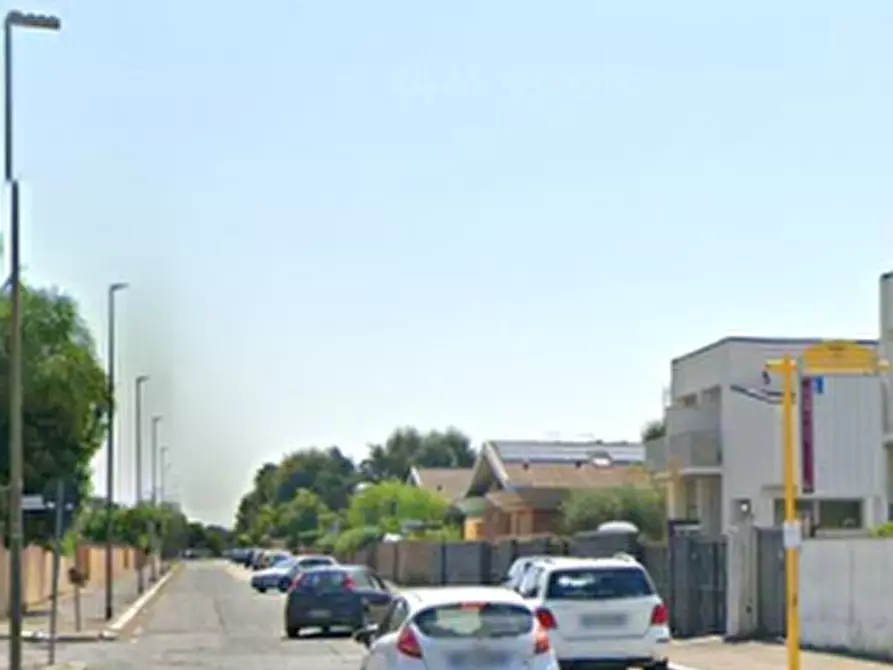 Immagine 7 di Garage in vendita  in Via Pietro Romani a Roma