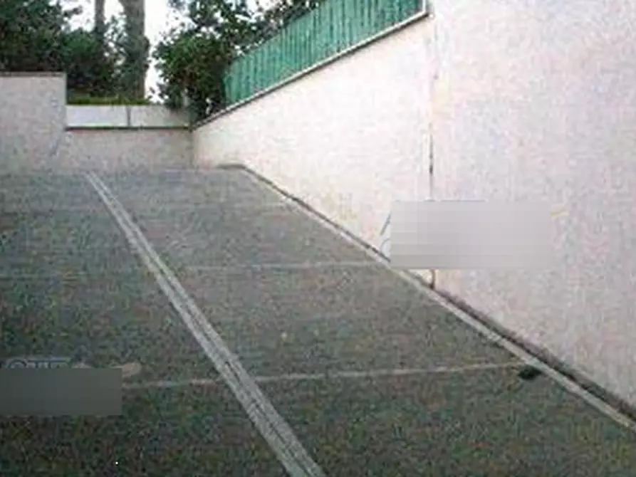 Immagine 3 di Garage in vendita  in Via Riola Sardo a Roma