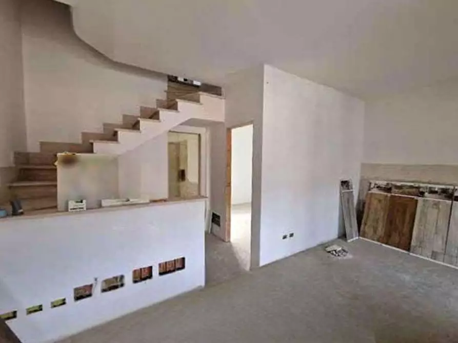 Immagine 30 di Villa in vendita  in Via Pietro Romani a Roma