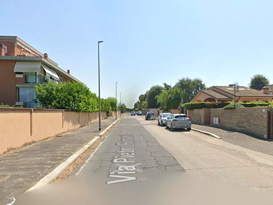 Immagine 4 di Villa in vendita  in Via Pietro Romani a Roma