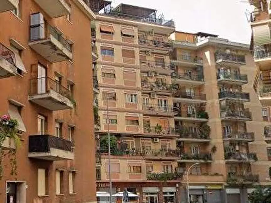 Immagine 3 di Appartamento in vendita  in Via Tancredi Cartella a Roma