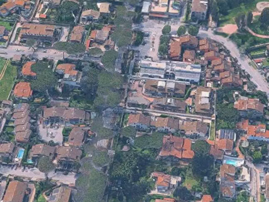 Immagine 1 di Appartamento in vendita  in Viale di Castel Porziano a Roma