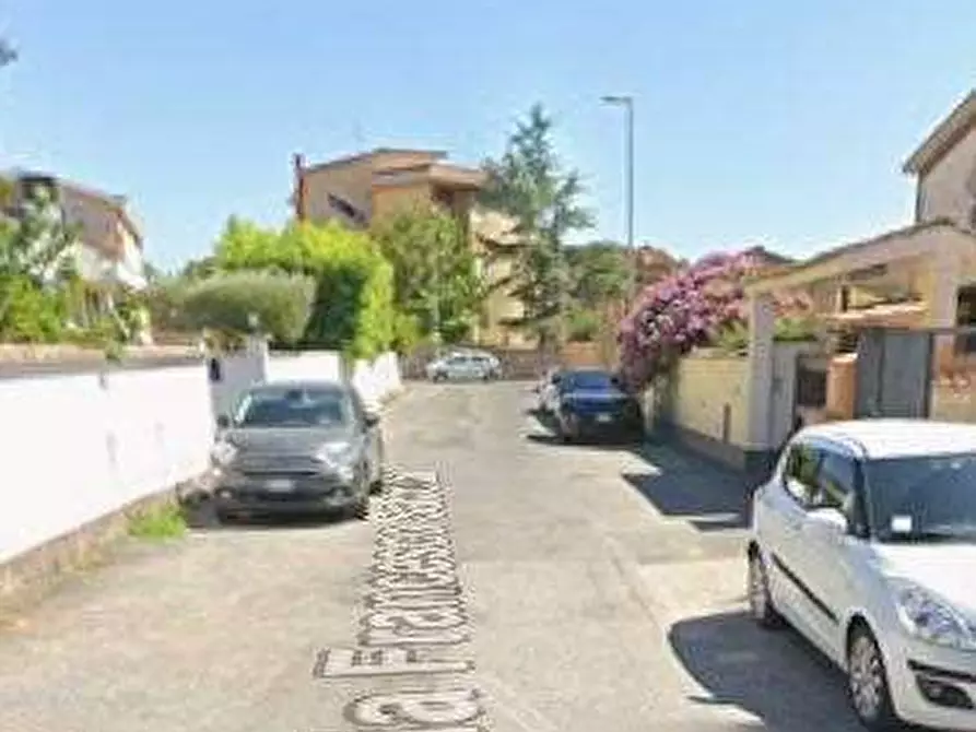 Immagine 9 di Porzione di casa in vendita  in Via Francesco Salvolini a Roma