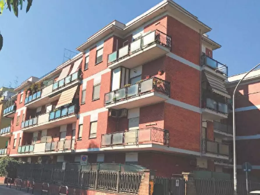 Immagine 1 di Appartamento in vendita  in Via Zara a Pomezia