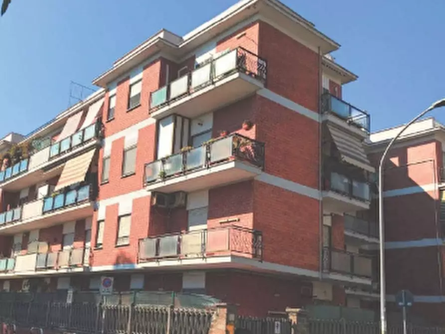 Immagine 2 di Appartamento in vendita  in Via Zara a Pomezia