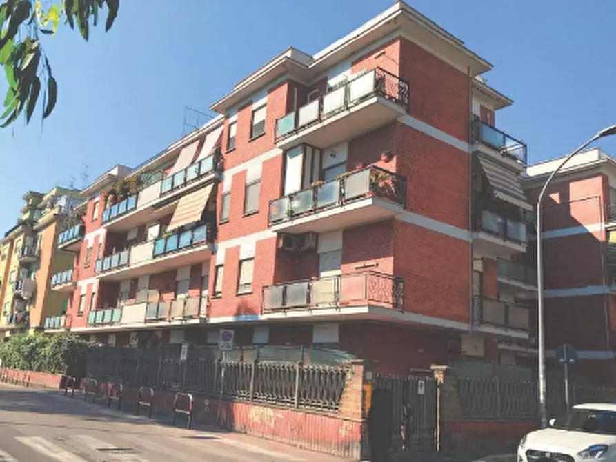 Immagine 3 di Appartamento in vendita  in Via Zara a Pomezia