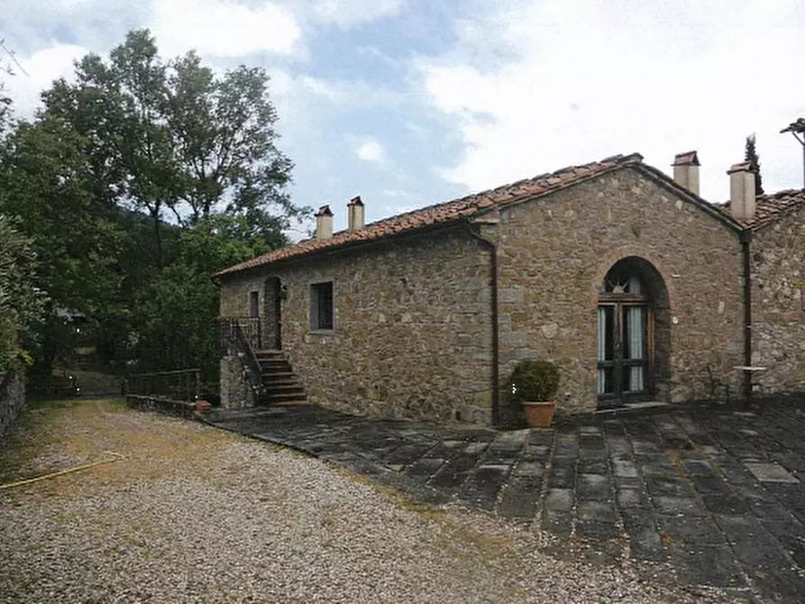 Immagine 8 di Stabile in vendita  in Via Pimonte  a Barberino Di Mugello