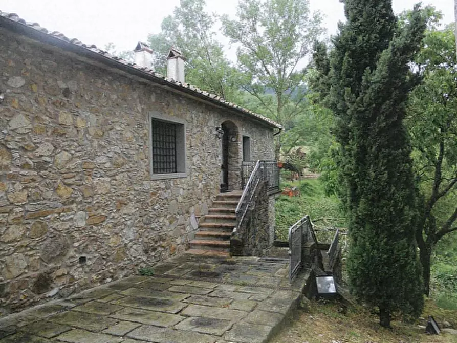 Immagine 12 di Stabile in vendita  in Via Pimonte  a Barberino Di Mugello