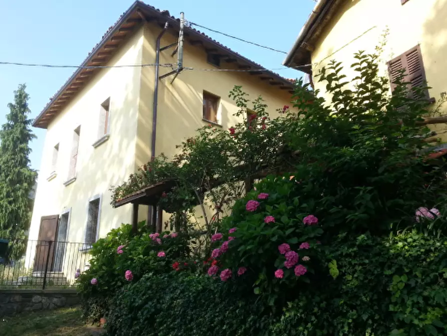 Immagine 1 di Casa indipendente in vendita  in Dozio  a Valgreghentino