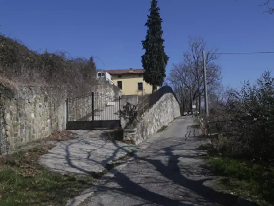 Immagine 2 di Casa indipendente in vendita  in Dozio  a Valgreghentino