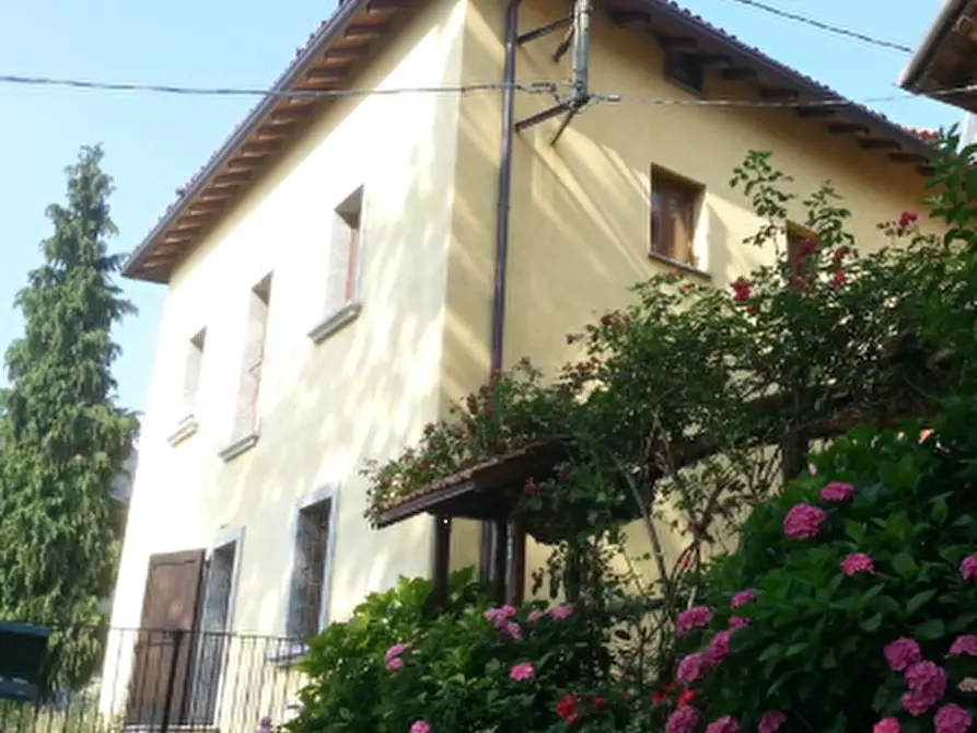 Immagine 12 di Casa indipendente in vendita  in Dozio  a Valgreghentino