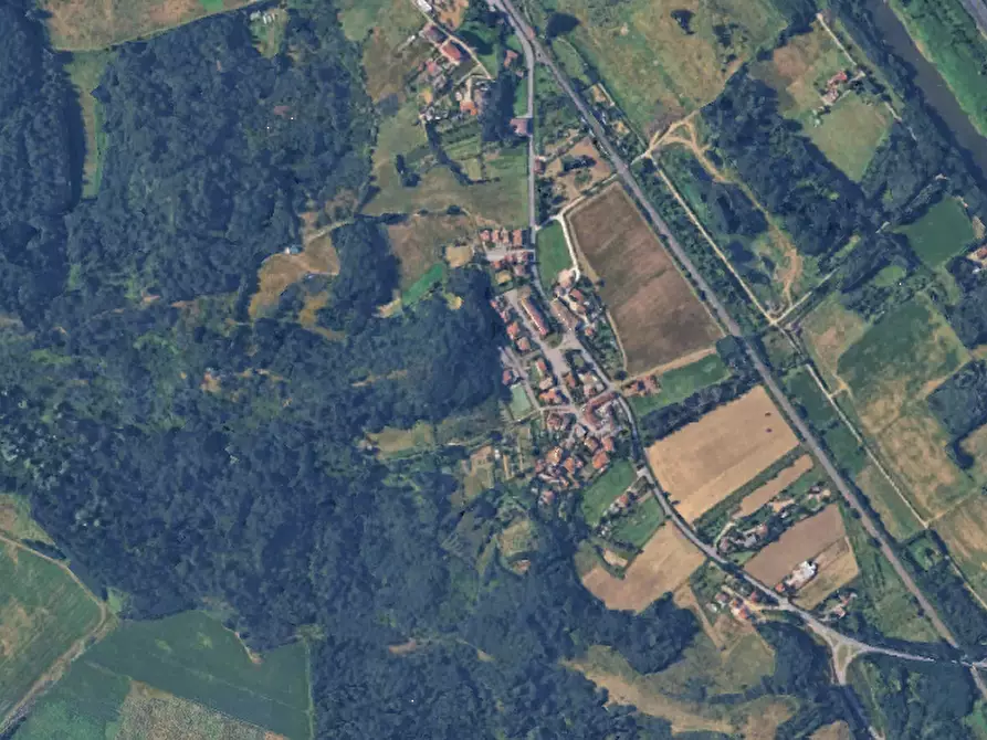 Immagine 2 di Magazzino in vendita  in Frazione Rescone a Figline Valdarno