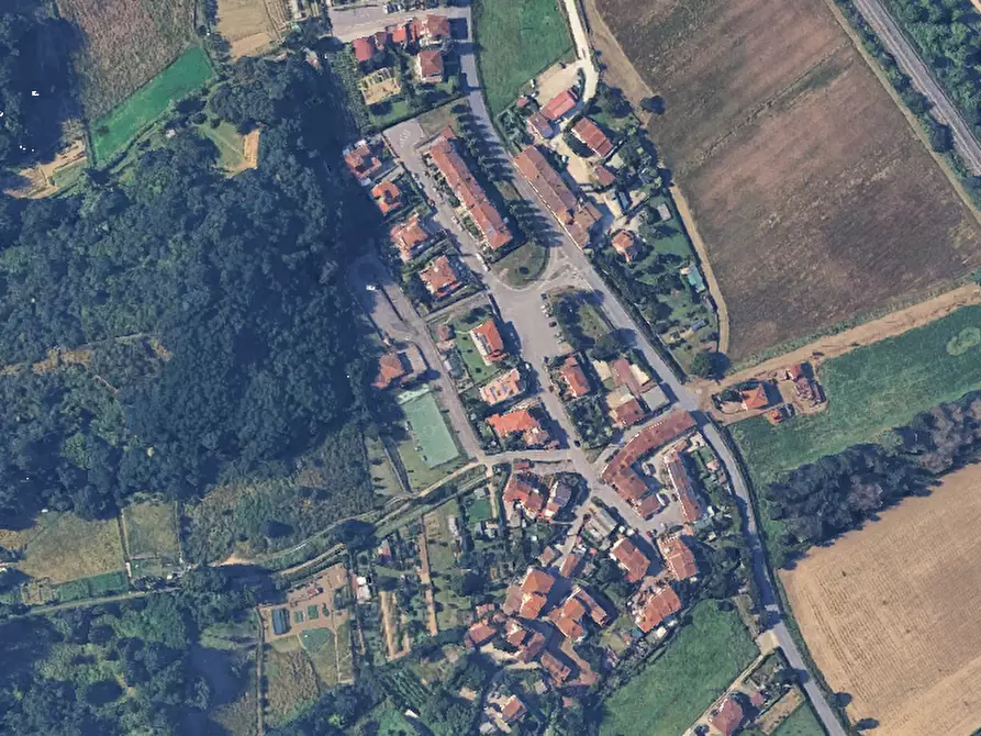 Immagine 3 di Magazzino in vendita  in Frazione Rescone a Figline Valdarno