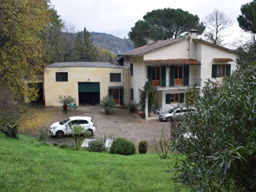 Immagine 10 di Casa indipendente in vendita  in Via Livornese a Lastra A Signa