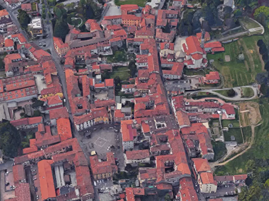 Immagine 11 di Negozio in vendita  in Via Camillo Benso Conte di Cavour  a Oggiono