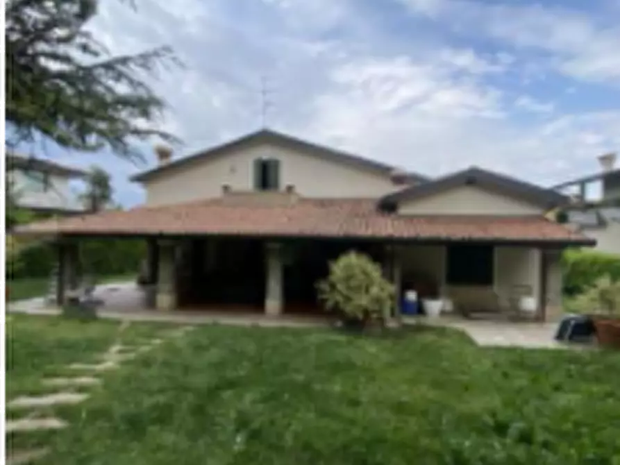 Immagine 3 di Villa in vendita  in Via Giacomo Puccini a Desenzano Del Garda
